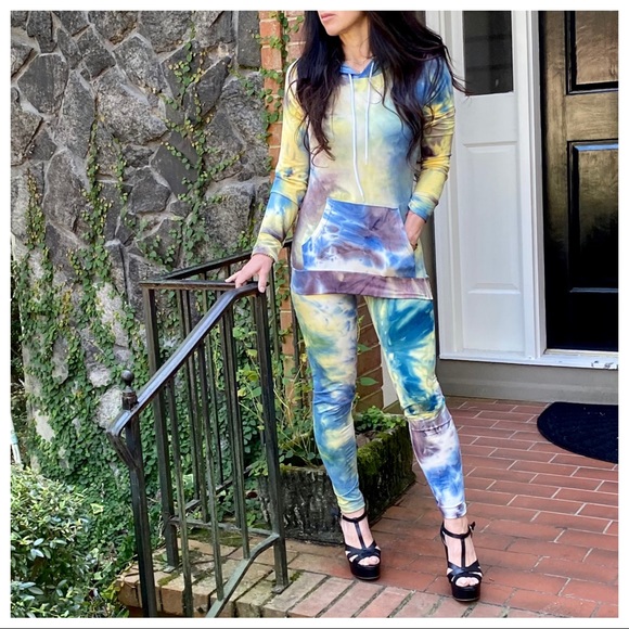 2 Piece Tie Dye Hoodie and pants set 
Fabulous - Picture 3 of 6
